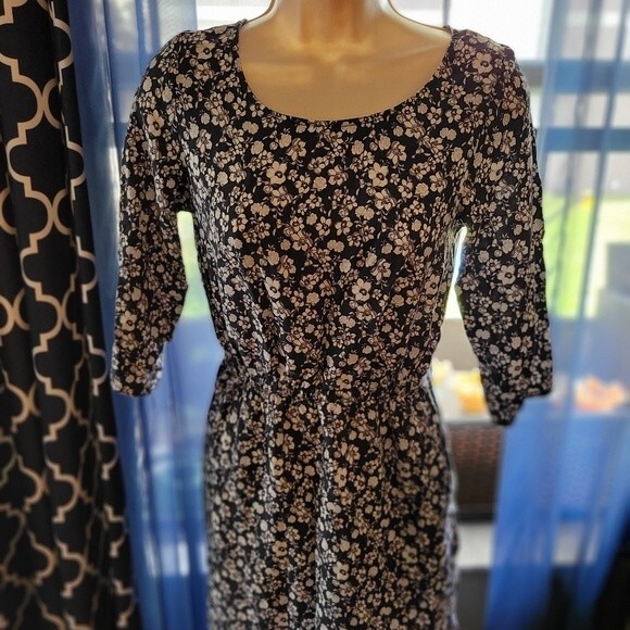 Divided H&M Navy Blue and White Floral Dress Size 4 - Picture 2 of 3